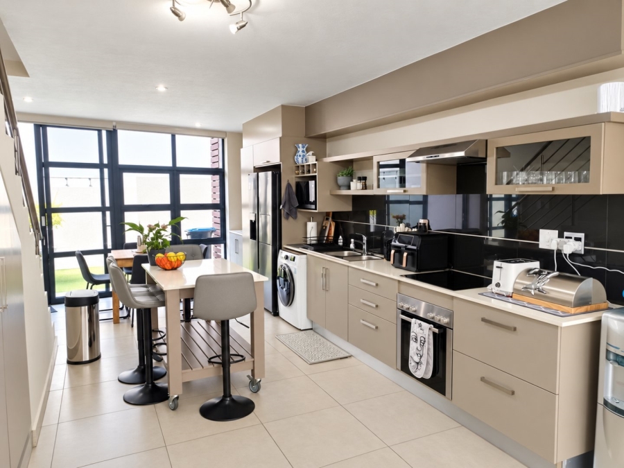 2 Bedroom Property for Sale in Die Wilgers Gauteng