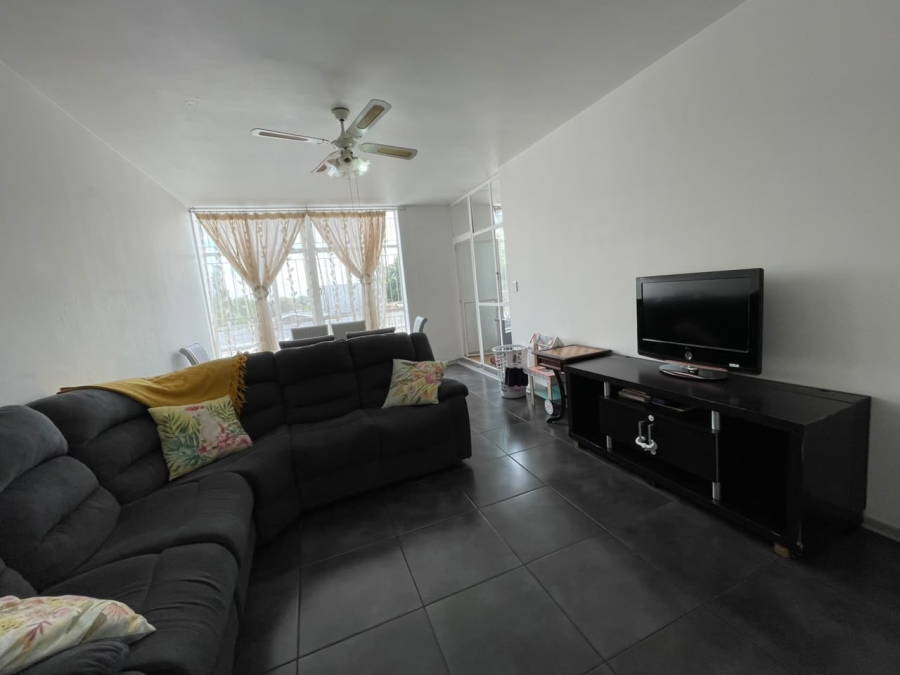 2 Bedroom Property for Sale in Florida Park Gauteng