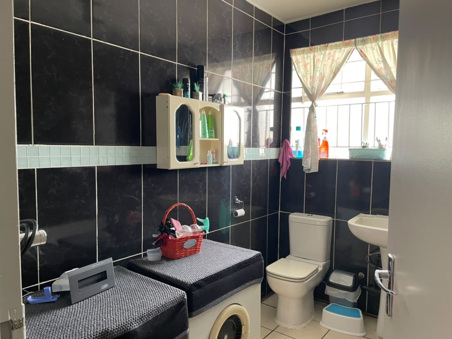 2 Bedroom Property for Sale in Florida Park Gauteng