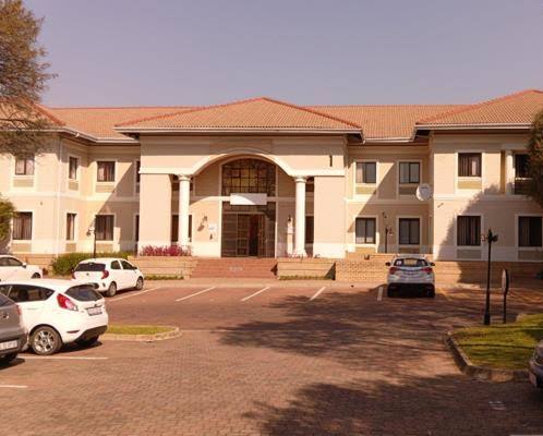 To Let Commercial Property for Rent in Vorna Valley Gauteng