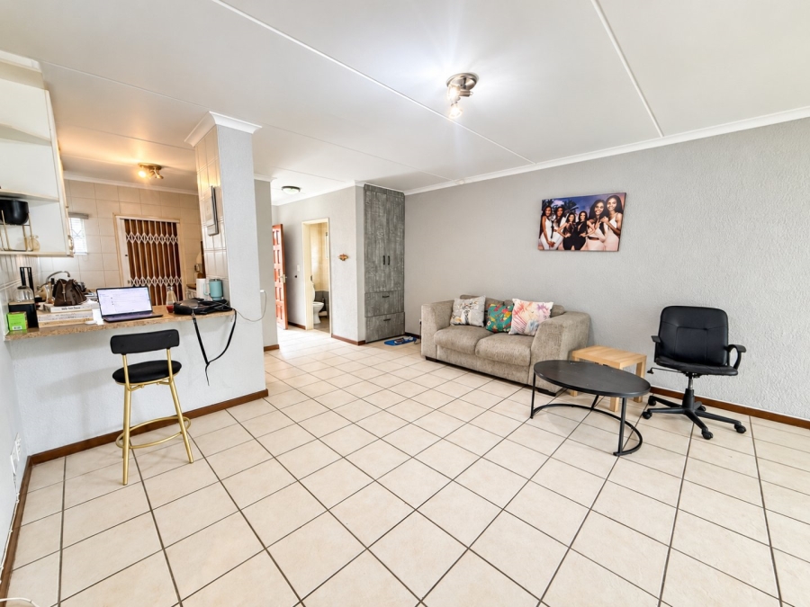 2 Bedroom Property for Sale in Sunninghill Gauteng