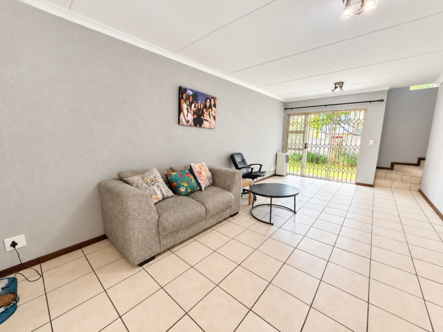 2 Bedroom Property for Sale in Sunninghill Gauteng