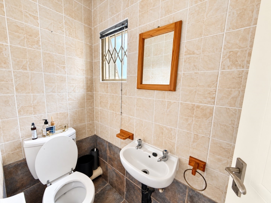 2 Bedroom Property for Sale in Sunninghill Gauteng