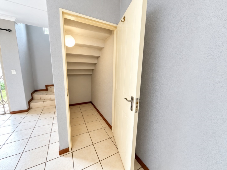 2 Bedroom Property for Sale in Sunninghill Gauteng