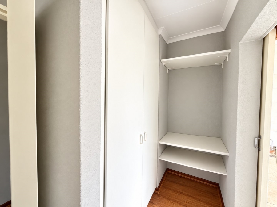 2 Bedroom Property for Sale in Sunninghill Gauteng