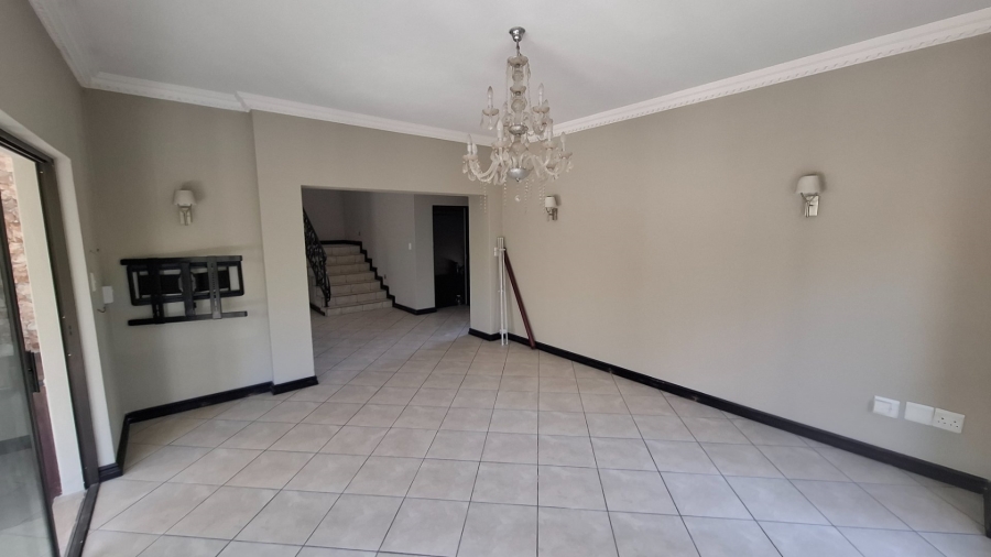  Bedroom Property for Sale in Fourways Gauteng