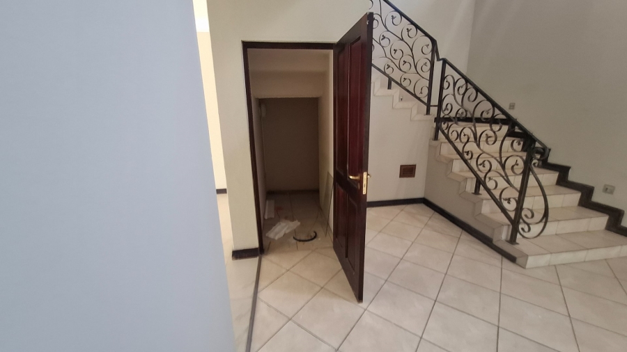  Bedroom Property for Sale in Fourways Gauteng