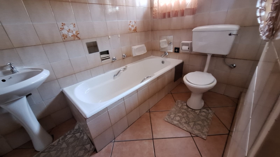 3 Bedroom Property for Sale in East Lynne Gauteng