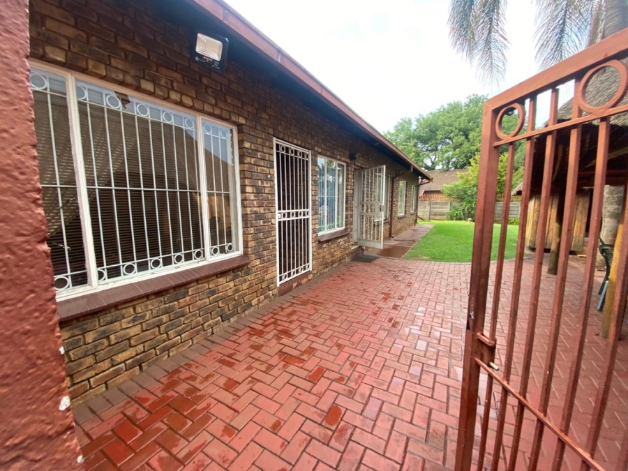 3 Bedroom Property for Sale in East Lynne Gauteng