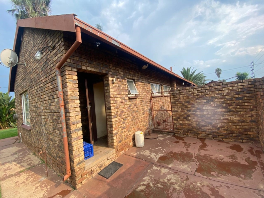 3 Bedroom Property for Sale in East Lynne Gauteng