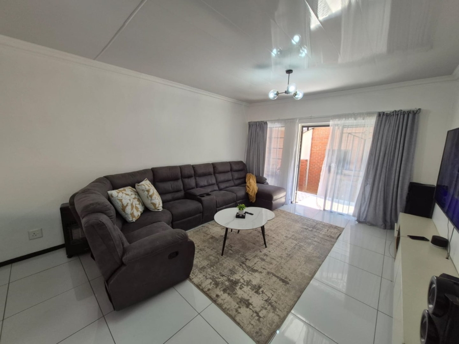 4 Bedroom Property for Sale in Mooikloof Ridge Gauteng
