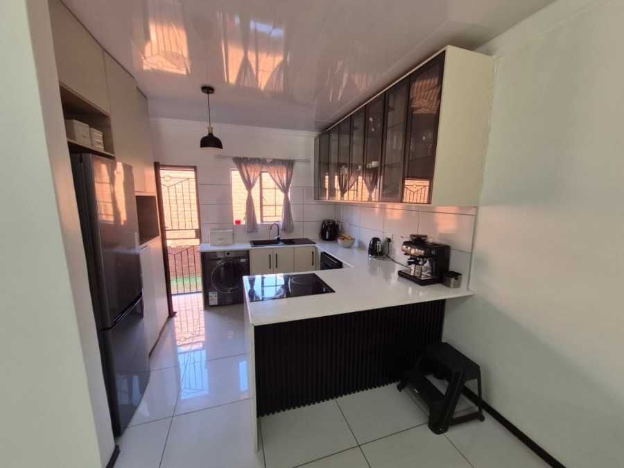4 Bedroom Property for Sale in Mooikloof Ridge Gauteng