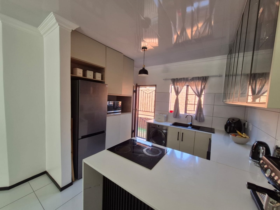 4 Bedroom Property for Sale in Mooikloof Ridge Gauteng