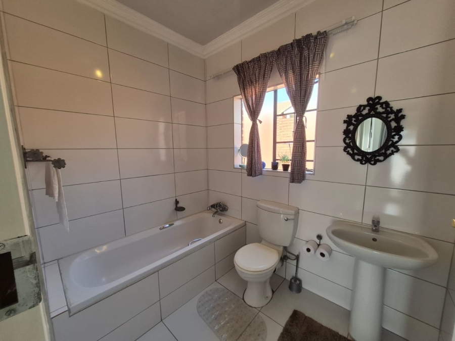 4 Bedroom Property for Sale in Mooikloof Ridge Gauteng