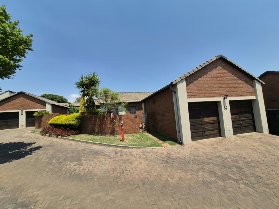 4 Bedroom Property for Sale in Mooikloof Ridge Gauteng