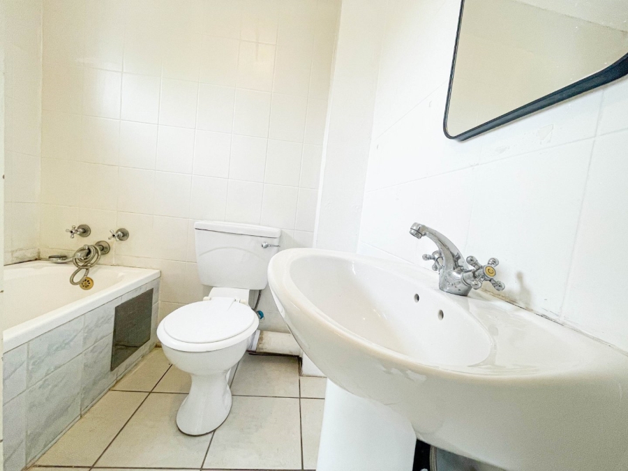 To Let 1 Bedroom Property for Rent in Sandown Gauteng