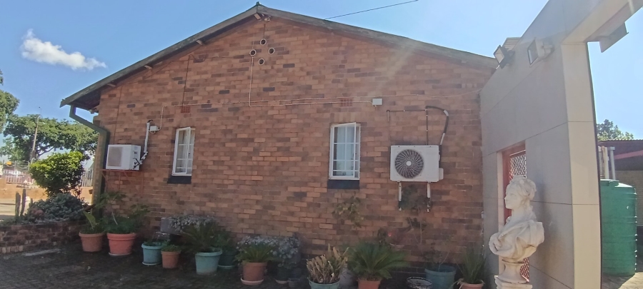 6 Bedroom Property for Sale in Vanderbijlpark CW 2 Gauteng