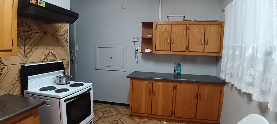 6 Bedroom Property for Sale in Vanderbijlpark CW 2 Gauteng