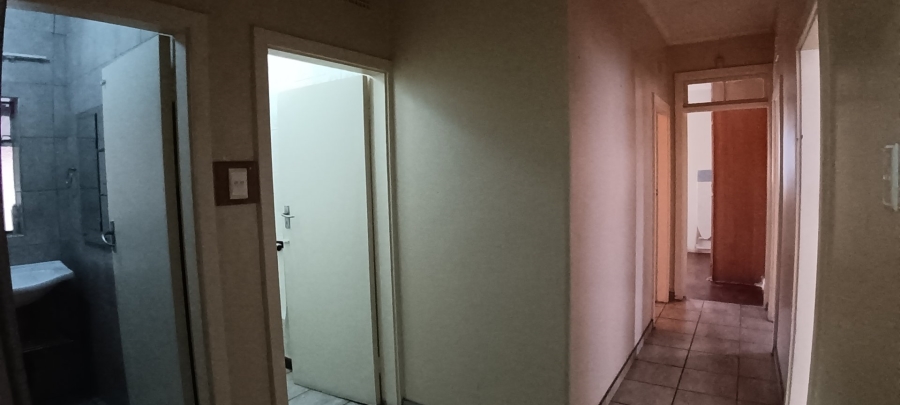 6 Bedroom Property for Sale in Vanderbijlpark CW 2 Gauteng