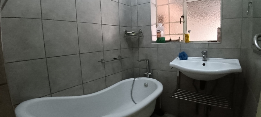 6 Bedroom Property for Sale in Vanderbijlpark CW 2 Gauteng