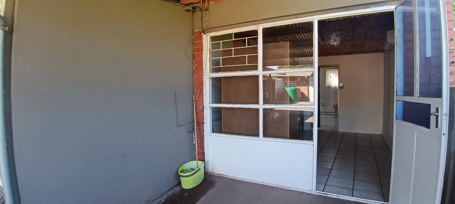 6 Bedroom Property for Sale in Vanderbijlpark CW 2 Gauteng
