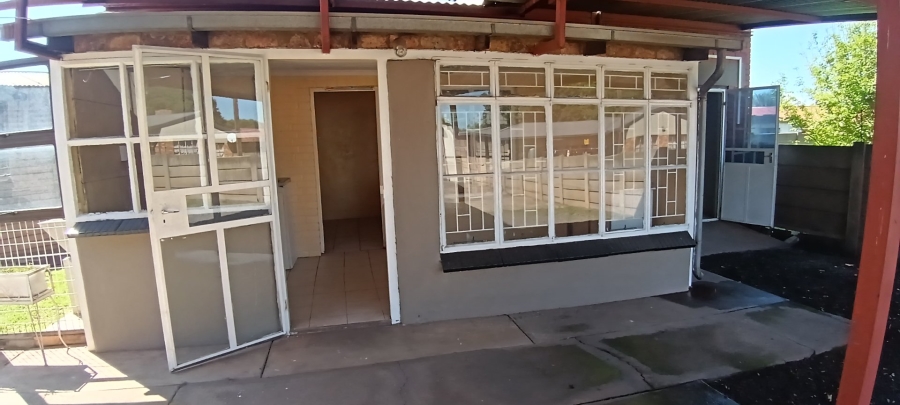 6 Bedroom Property for Sale in Vanderbijlpark CW 2 Gauteng