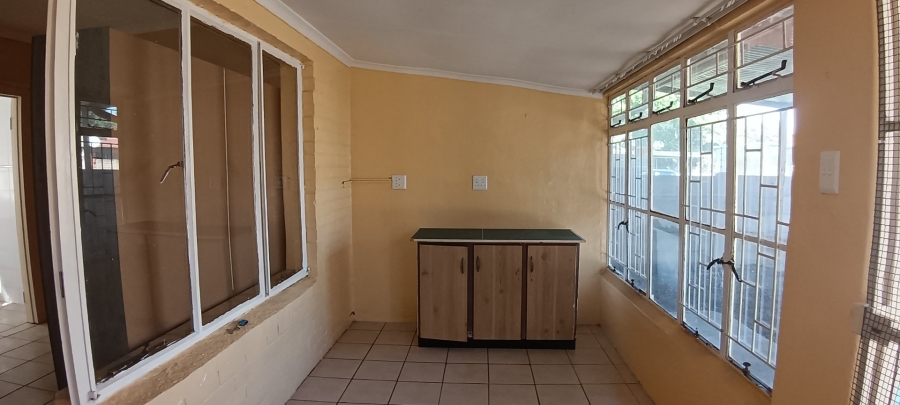 6 Bedroom Property for Sale in Vanderbijlpark CW 2 Gauteng