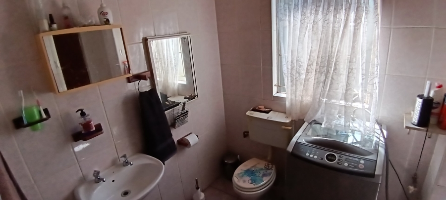 6 Bedroom Property for Sale in Vanderbijlpark CW 2 Gauteng