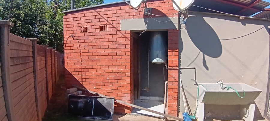 6 Bedroom Property for Sale in Vanderbijlpark CW 2 Gauteng