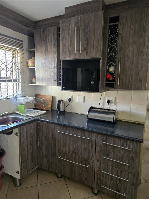 To Let 3 Bedroom Property for Rent in Waterfall View Gauteng