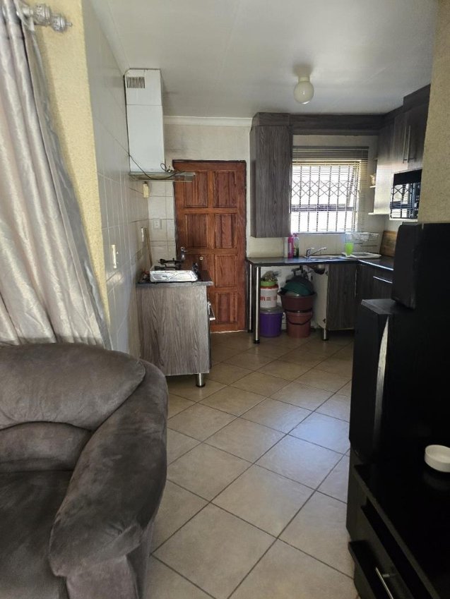 To Let 3 Bedroom Property for Rent in Waterfall View Gauteng