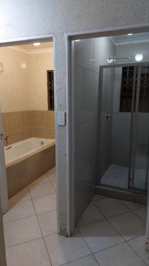 To Let 3 Bedroom Property for Rent in Waterfall View Gauteng