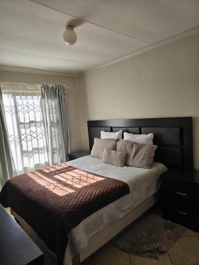 To Let 3 Bedroom Property for Rent in Waterfall View Gauteng