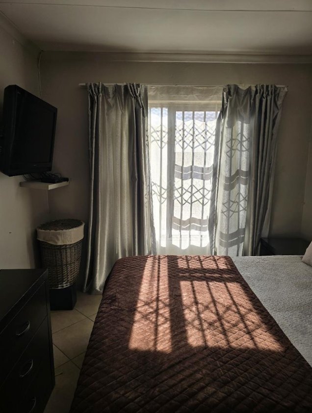 To Let 3 Bedroom Property for Rent in Waterfall View Gauteng