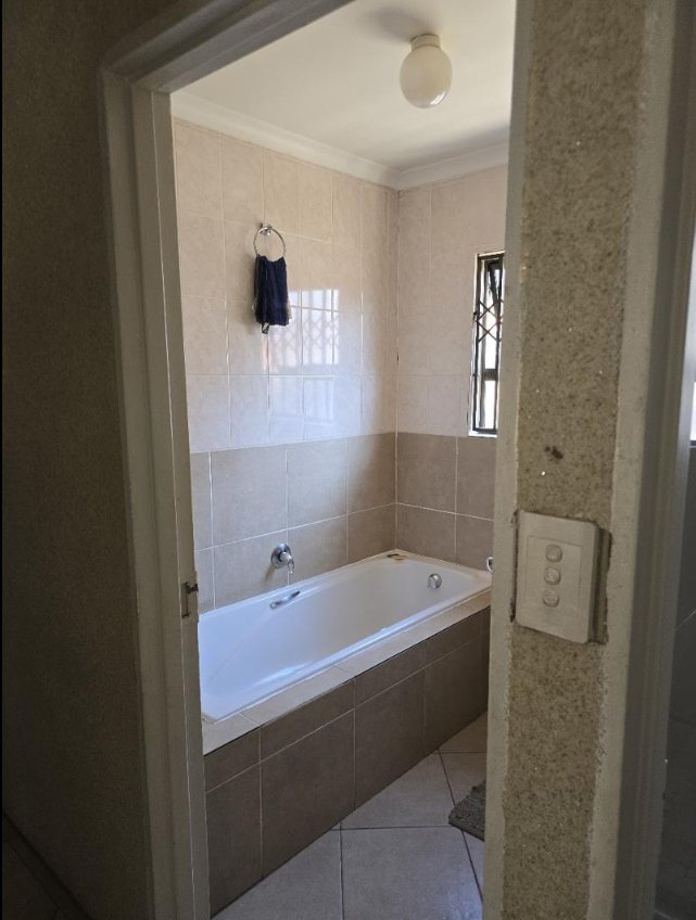 To Let 3 Bedroom Property for Rent in Waterfall View Gauteng