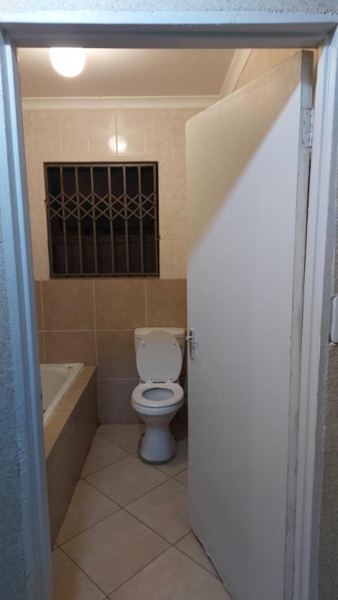 To Let 3 Bedroom Property for Rent in Waterfall View Gauteng