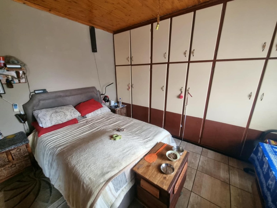 3 Bedroom Property for Sale in Vaaloewer Gauteng