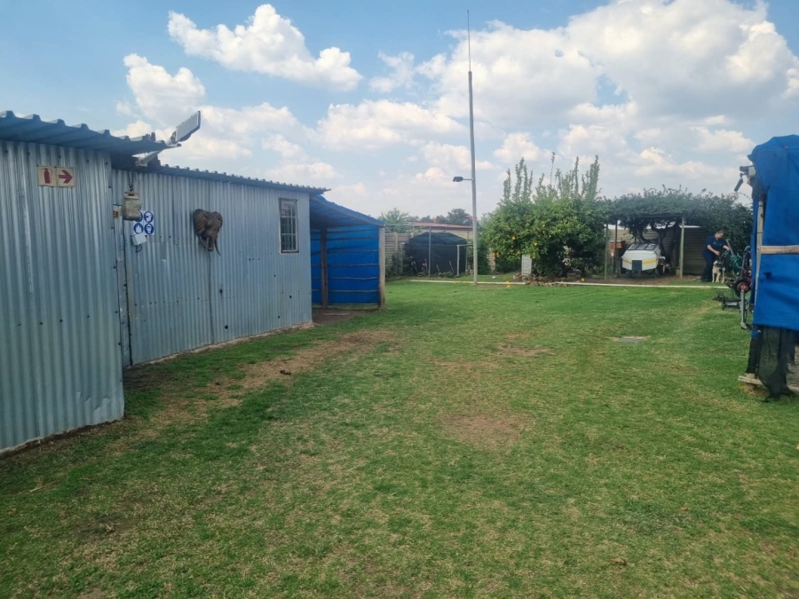 3 Bedroom Property for Sale in Vaaloewer Gauteng