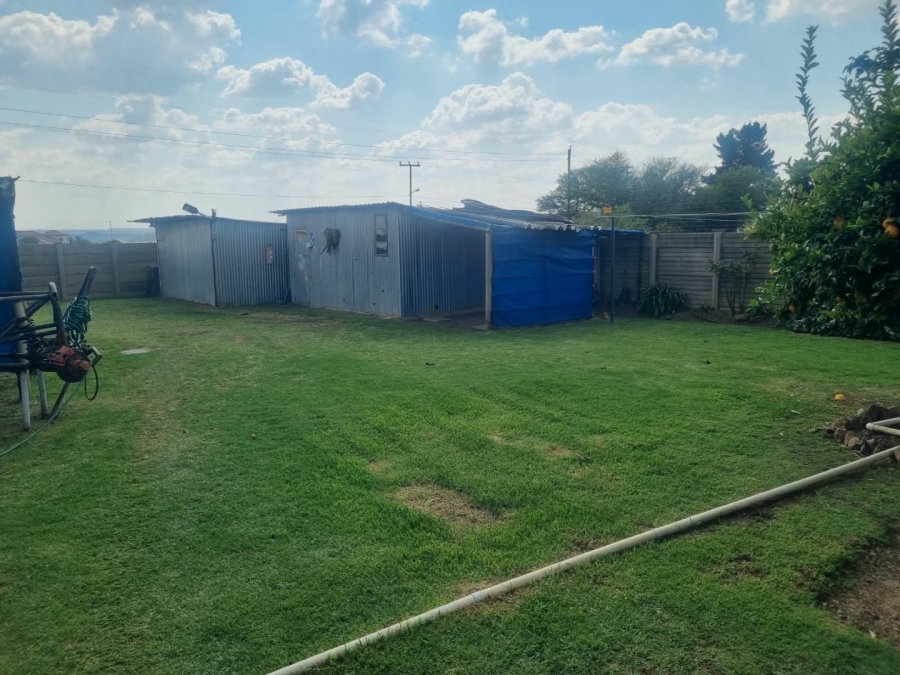 3 Bedroom Property for Sale in Vaaloewer Gauteng