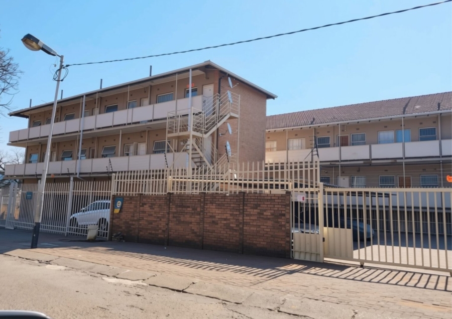1 Bedroom Property for Sale in Windsor West Gauteng
