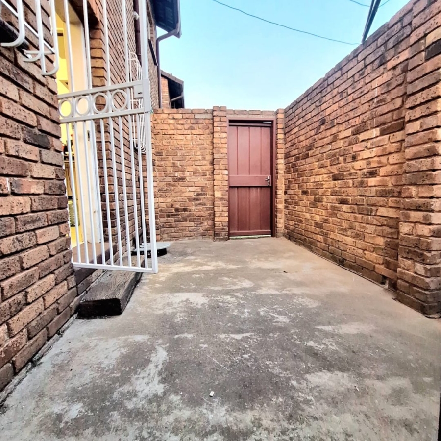 3 Bedroom Property for Sale in Birchleigh Gauteng
