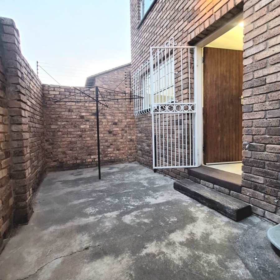 3 Bedroom Property for Sale in Birchleigh Gauteng