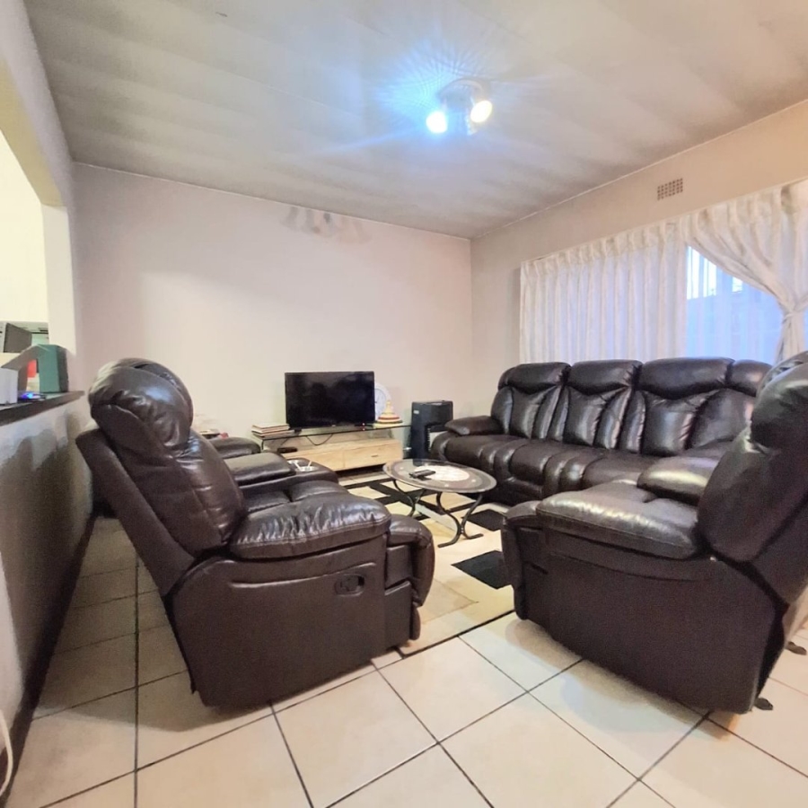 3 Bedroom Property for Sale in Birchleigh Gauteng