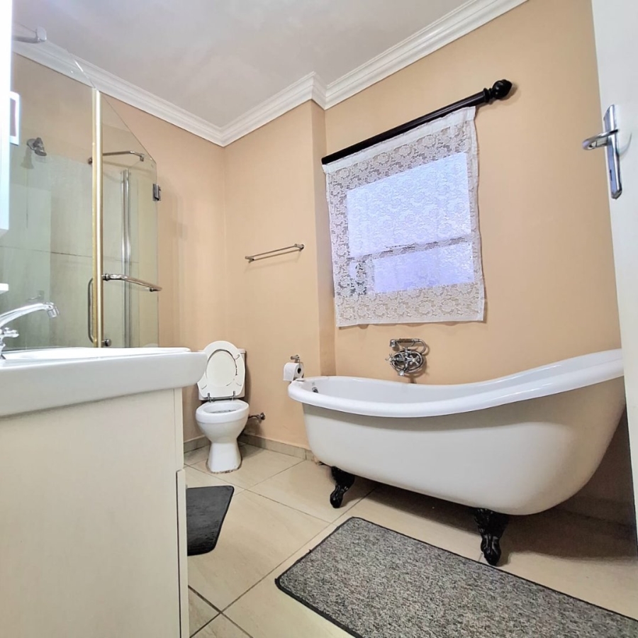 3 Bedroom Property for Sale in Birchleigh Gauteng