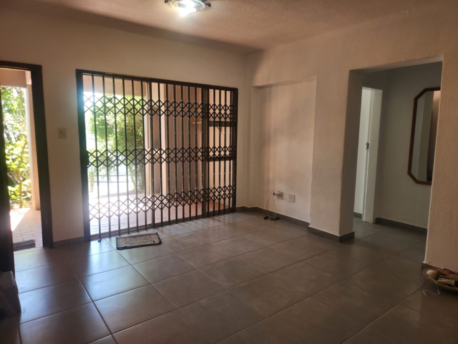 To Let 2 Bedroom Property for Rent in Glenvista Gauteng