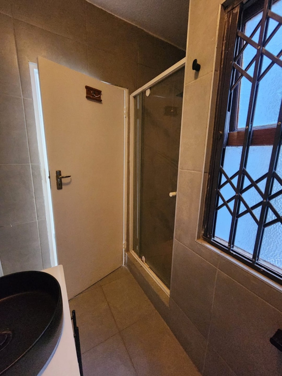 To Let 2 Bedroom Property for Rent in Glenvista Gauteng