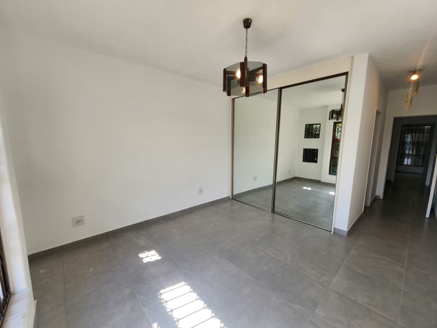 To Let 2 Bedroom Property for Rent in Glenvista Gauteng