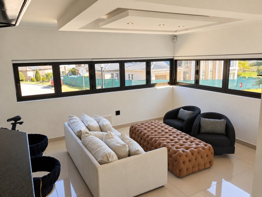 5 Bedroom Property for Sale in Blue Valley Golf Estate Gauteng