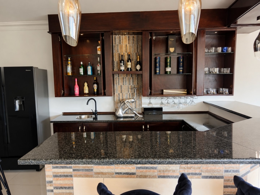 5 Bedroom Property for Sale in Blue Valley Golf Estate Gauteng