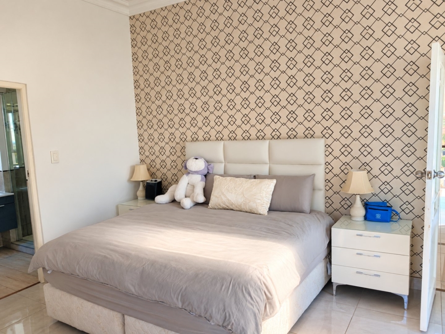 5 Bedroom Property for Sale in Blue Valley Golf Estate Gauteng
